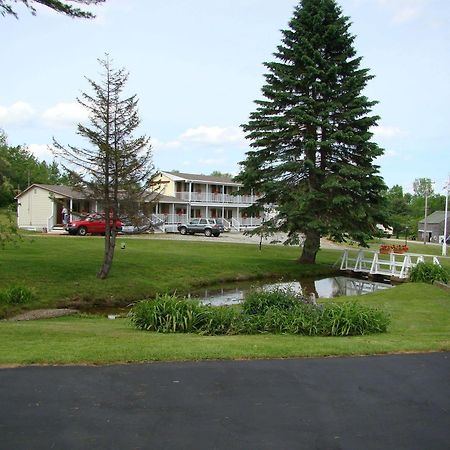 Bay Leaf Cottages & Bistro Линкольнвилл Экстерьер фото