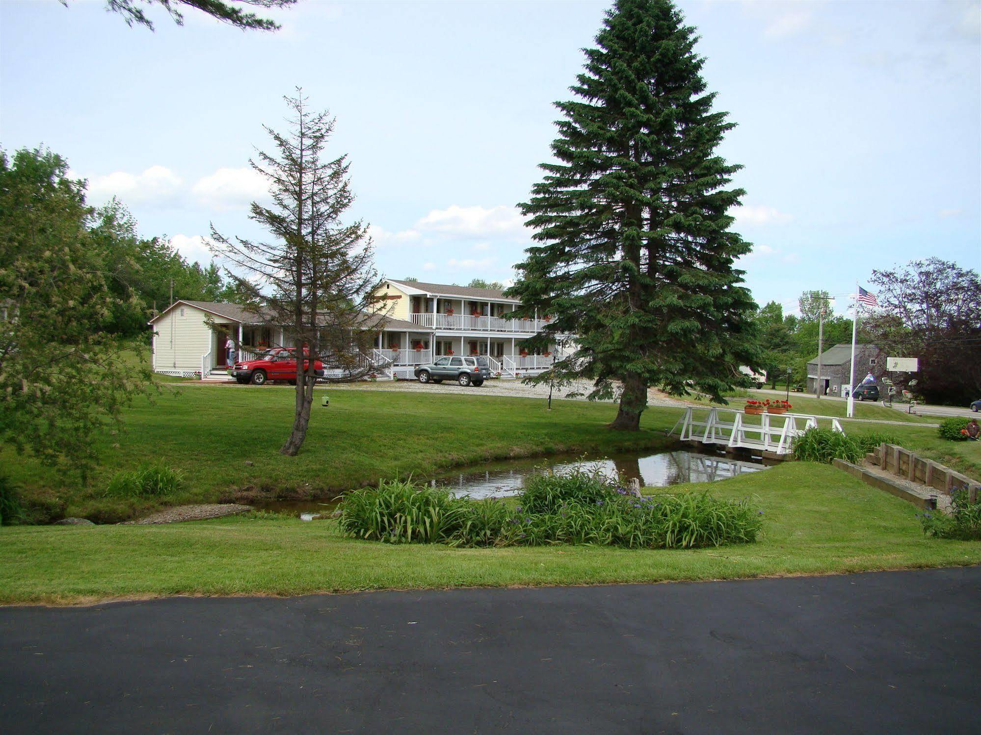 Bay Leaf Cottages & Bistro Линкольнвилл Экстерьер фото