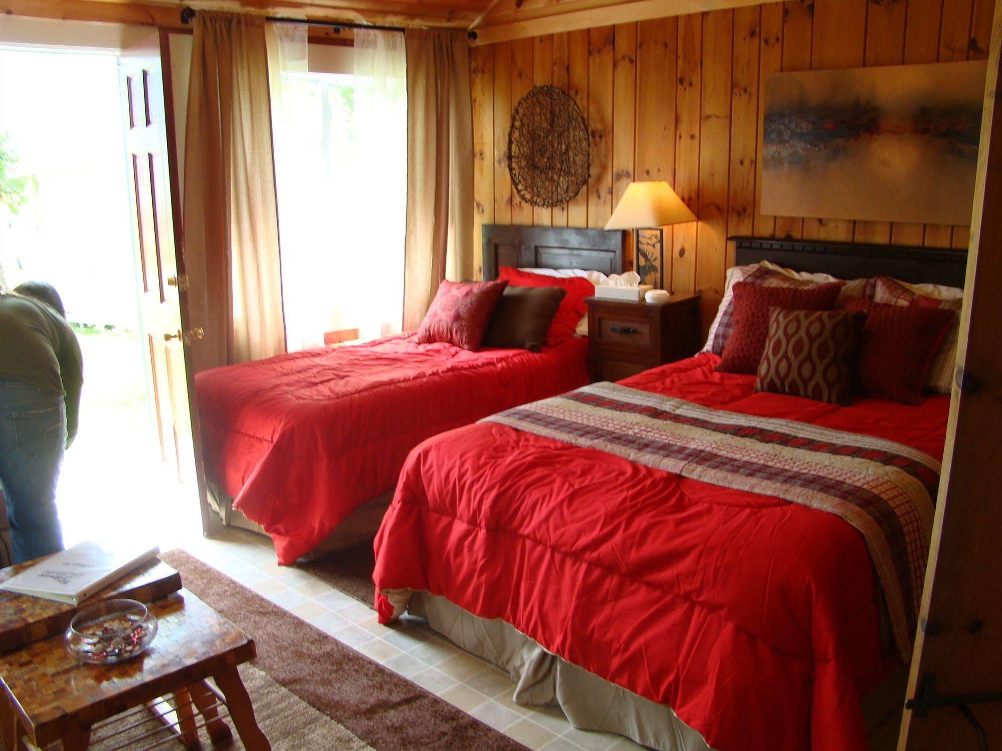 Bay Leaf Cottages & Bistro Линкольнвилл Экстерьер фото